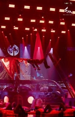 allhung | red flag