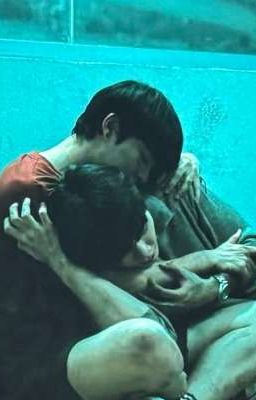 Ánh dương trên đóng đổ nát