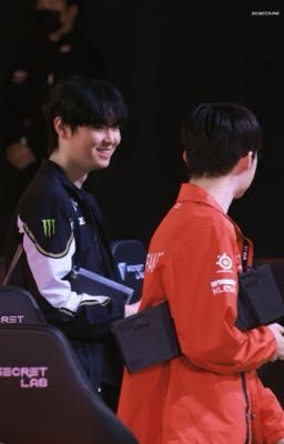 [Choker]: đen cam