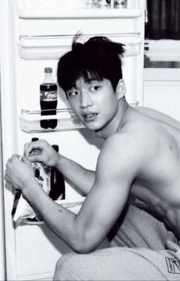 heejake ; cầm nhẫn cưới trên tay 