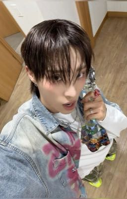 hj. hold me₊˚⊹ᰔ