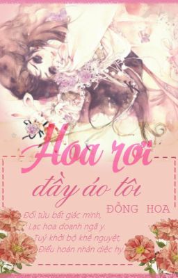 Hoa rơi đầy áo tôi