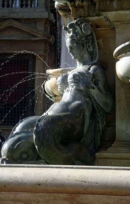 Lồng kính của hai kẻ hư cấu