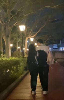 Phía sau 1 người bạn
