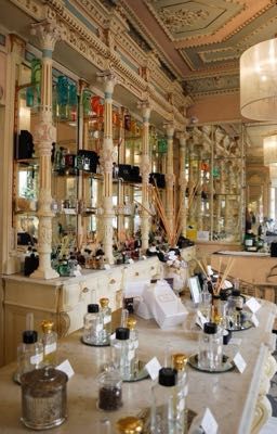 (SMEFT) Mật mã nước hoa. 