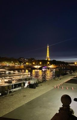 [TRIỂN THỪA] GIỮA HAI BỜ SEINE