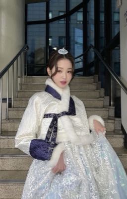 [Wonyoung x Y/n] Hoa Sen Trên Đài Phượng