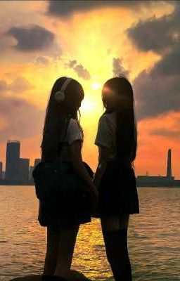 Xuân chạm ngõ ,Đông vướng em